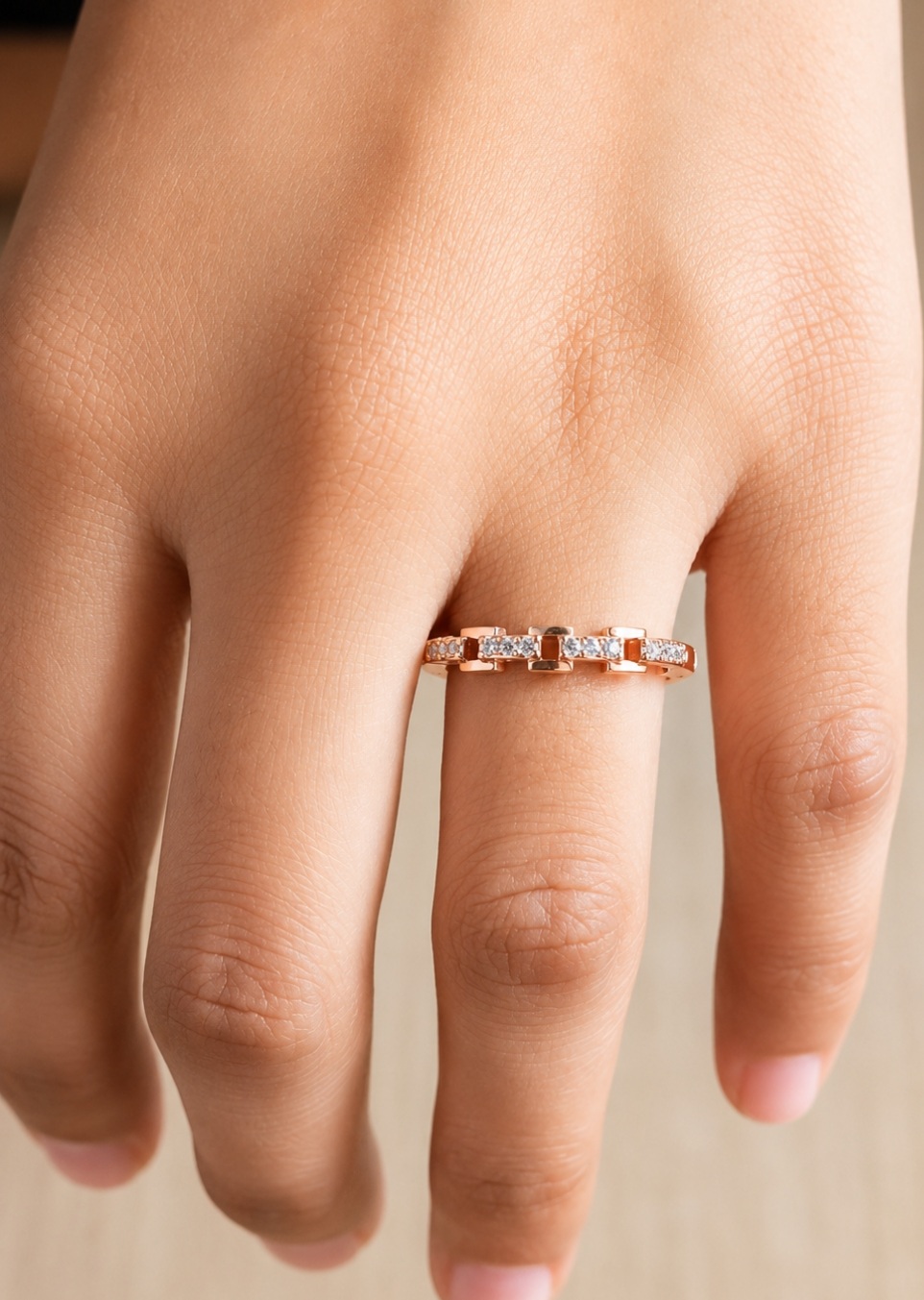Everlasting Interlocking Chain-Link Rose Gold Ring - Image 2
